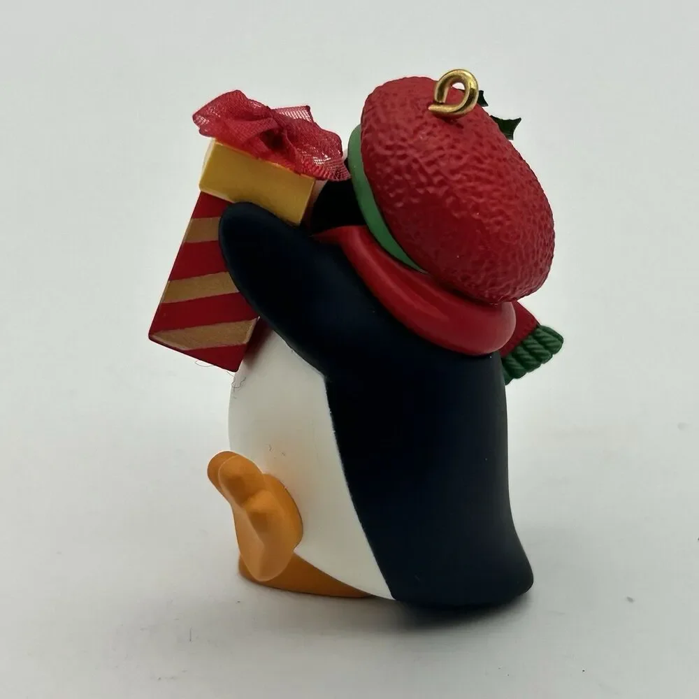 Hallmark Keepsake Ornament Christmas MOM Penguin with Stocking Candy Cane 2003